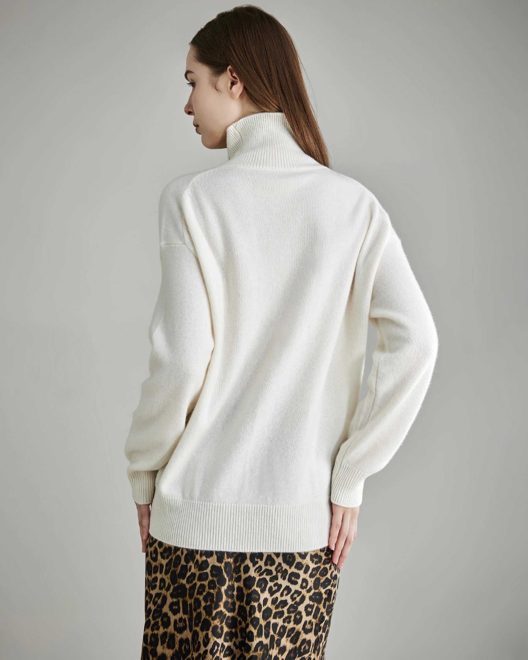 Women's Oversized Turtleneck Cashmere Sweater