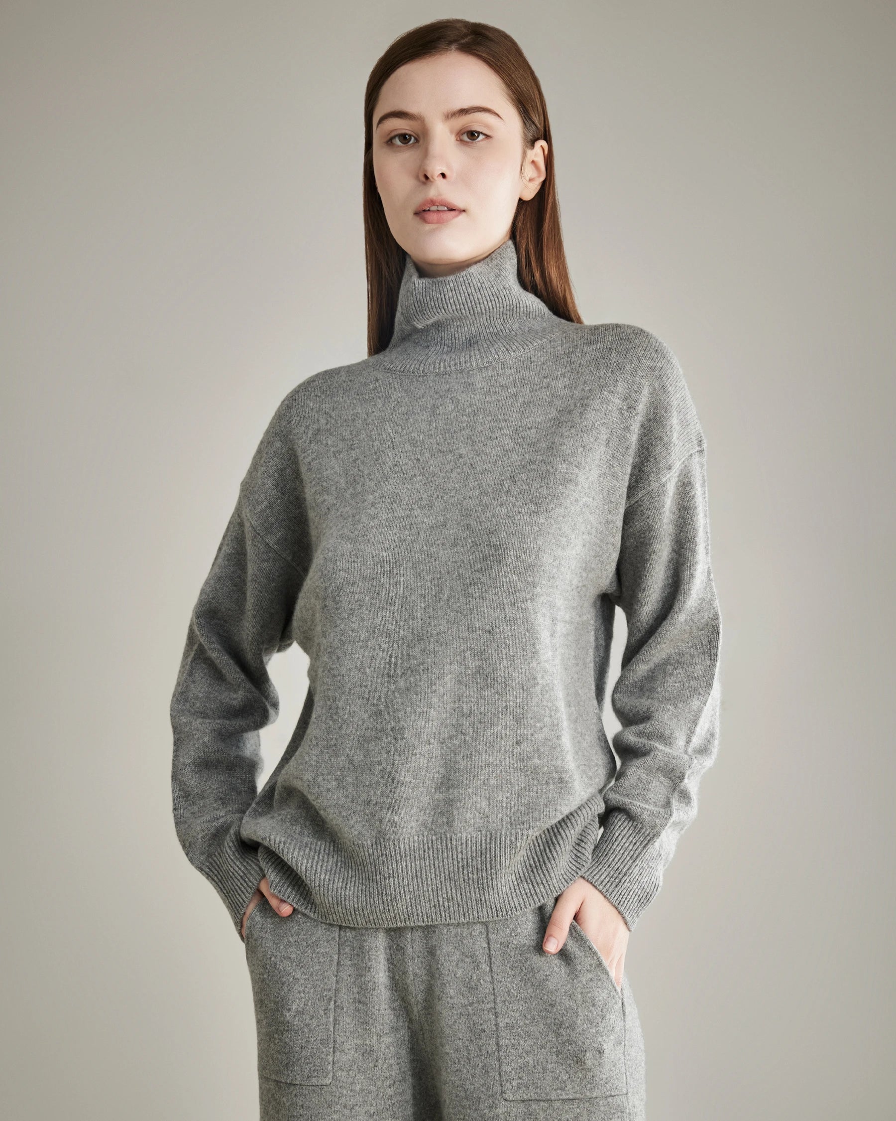 Women's Oversized Turtleneck Cashmere Sweater