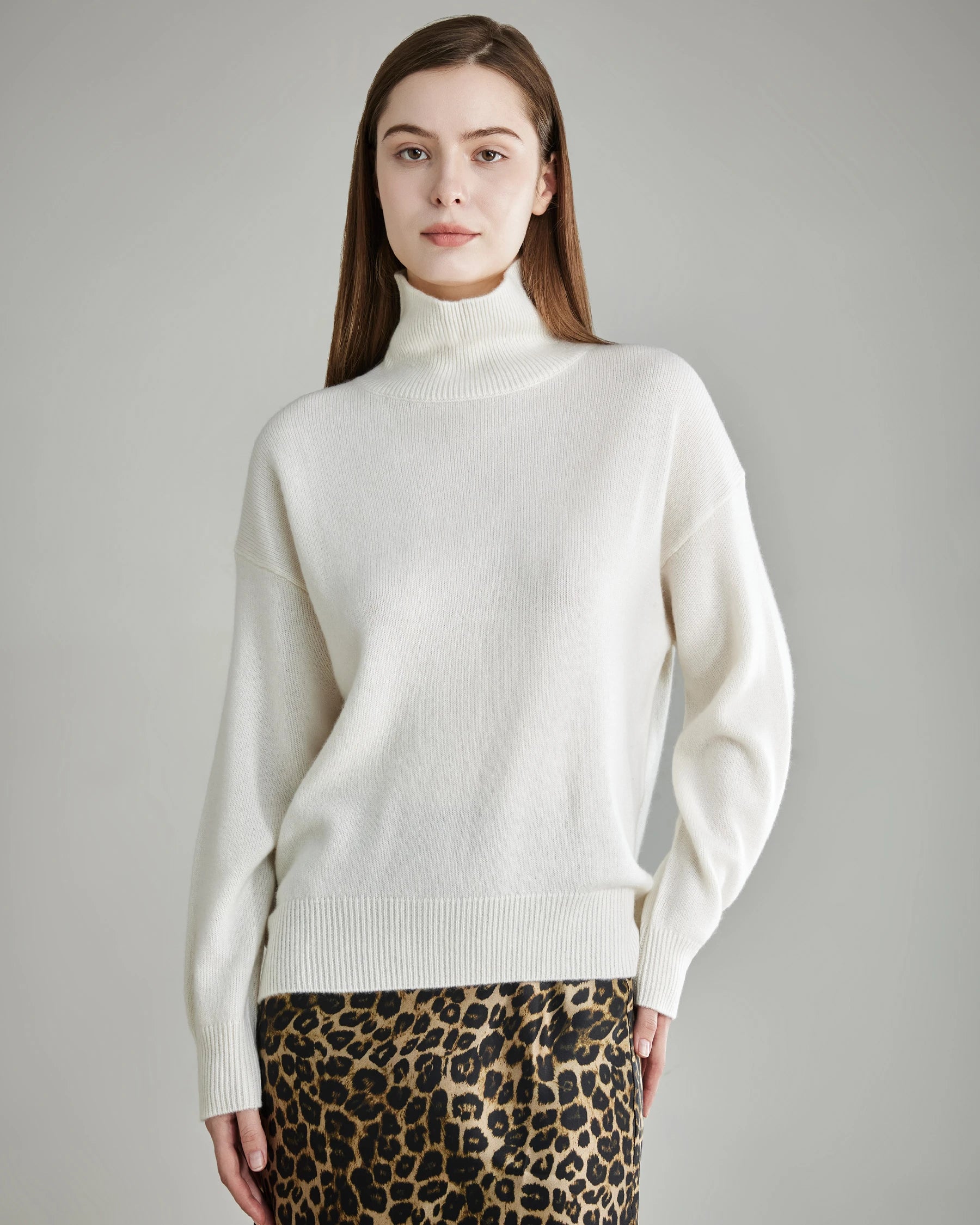 Women's Oversized Turtleneck Cashmere Sweater